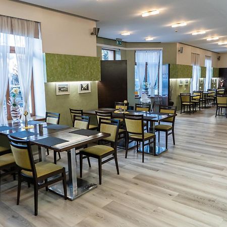 Franko Hotel Zvolen Esterno foto