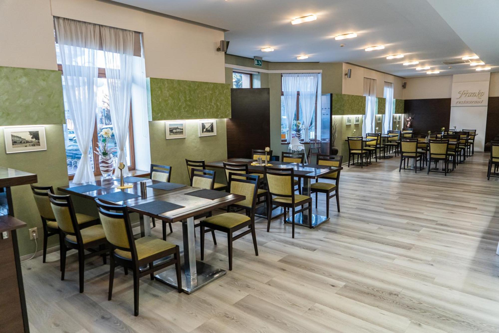 Franko Hotel Zvolen Esterno foto